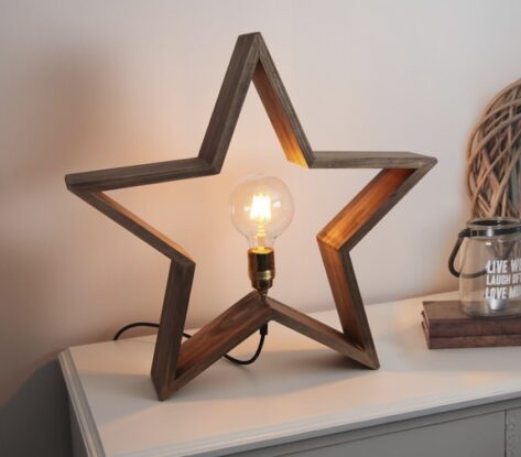 bordlampe-eik-med-lys-insperasjon-2